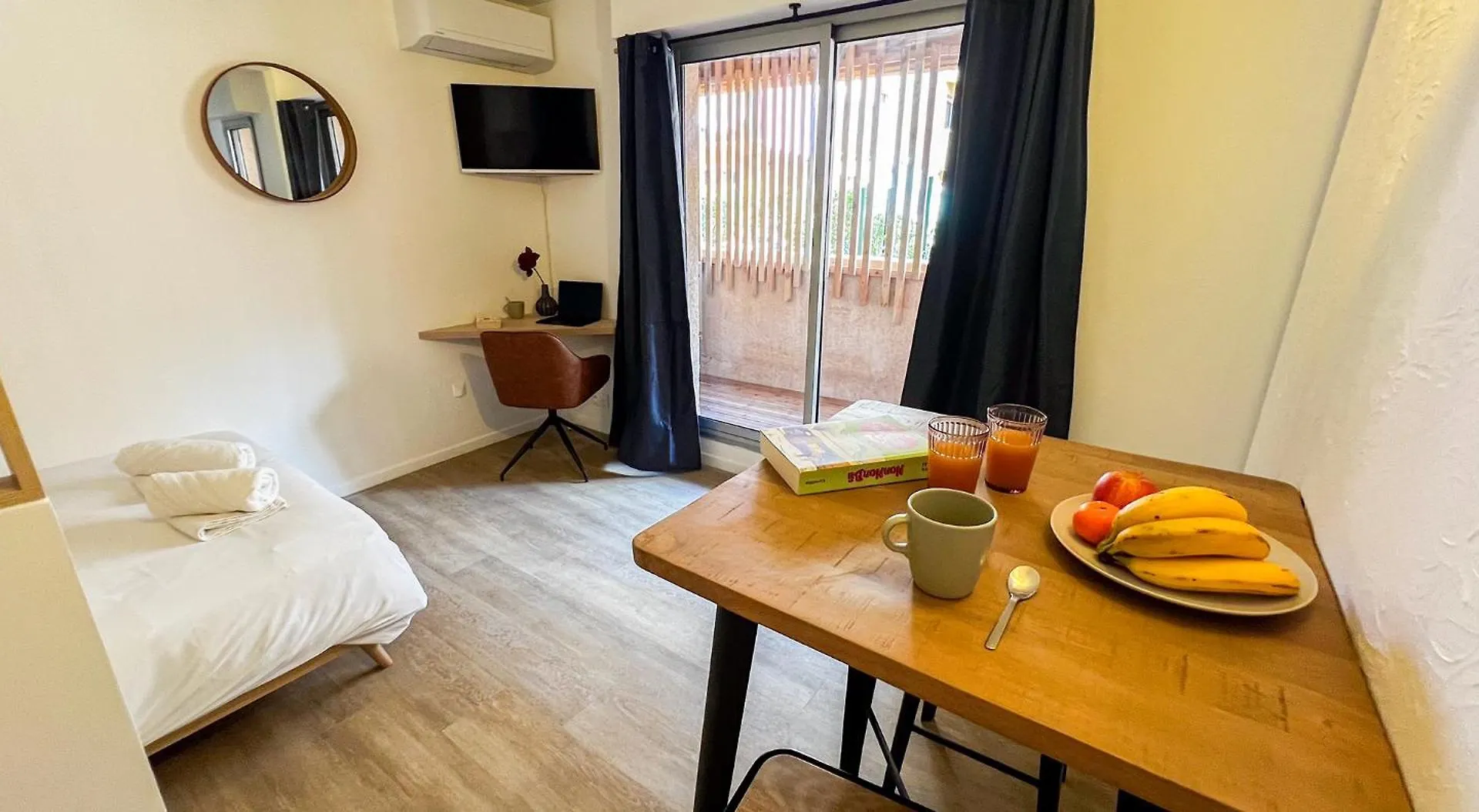 Parking Included - Clim - Terrace - Hypercentre Apartment Avignon