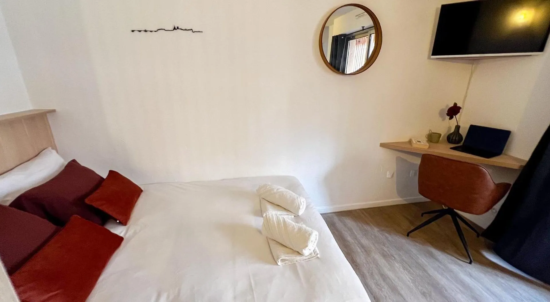 Parking Included - Clim - Terrace - Hypercentre Apartment Avignon