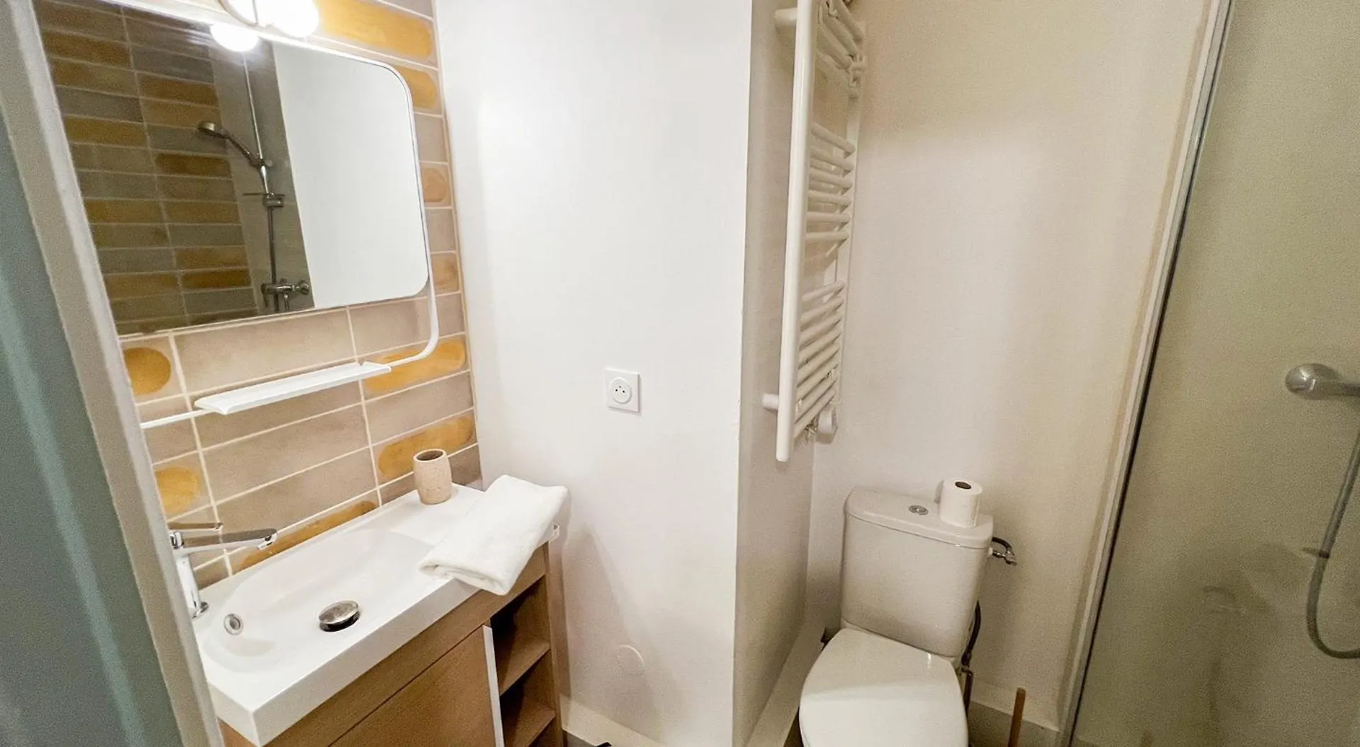 Parking Included - Clim - Terrace - Hypercentre Apartment Avignon