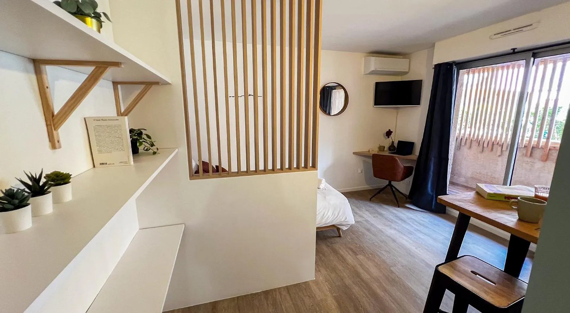 Parking Included - Clim - Terrace - Hypercentre Apartment Avignon France